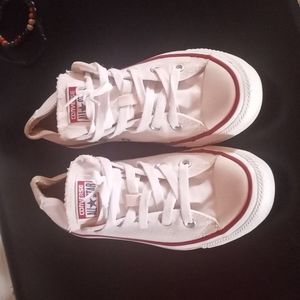 Converse all star white low top white, men size 4 women size 6